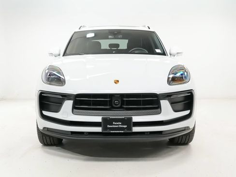 Certified 2026 Porsche Macan AWD/4WD image 7