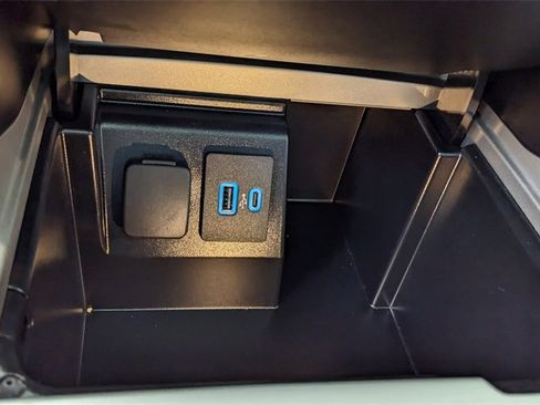 Certified 2023 Ford Explorer XLT w/ Equipment Group 202A image 31