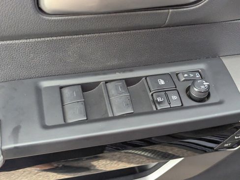 Used 2023 Toyota Tundra Limited image 25