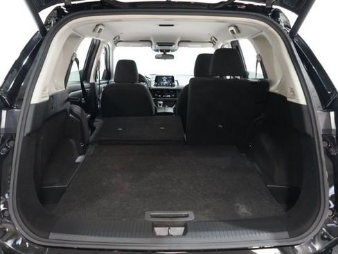 Used 2024 Nissan Rogue SV image 34