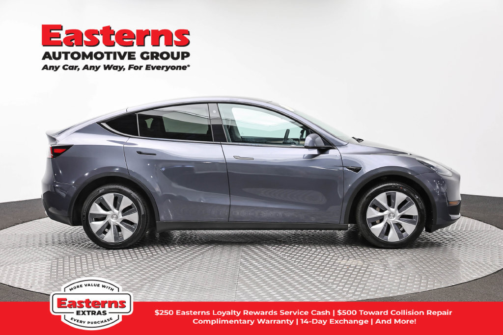 Used 2023 Tesla Model Y Long Range AWD/4WD image 5