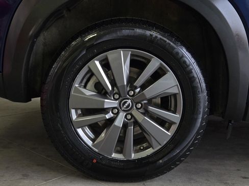 Used 2024 Nissan Pathfinder SV image 5