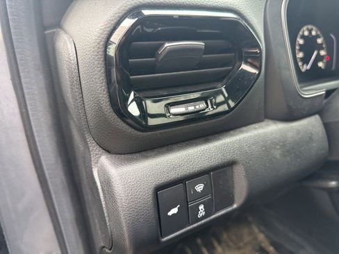 Used 2025 Honda Pilot TrailSport image 15