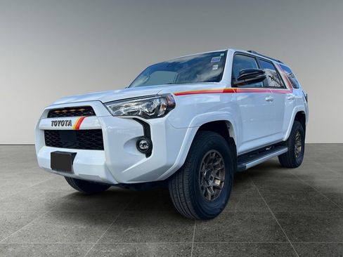 Used 2023 Toyota 4Runner 40th Anniversary SE image 3