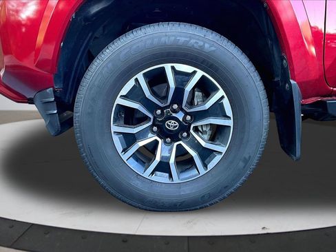 Used 2022 Toyota Tacoma TRD Sport AWD/4WD image 33