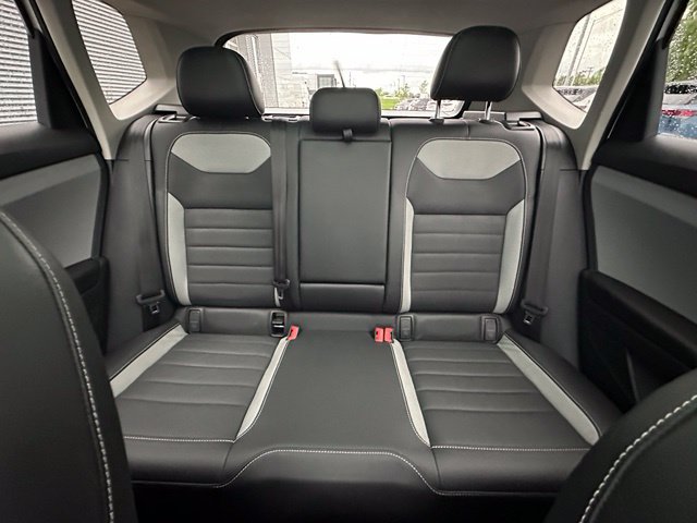 Certified 2023 Volkswagen Taos SEL AWD/4WD image 26
