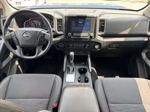 Used 2022 Nissan Frontier SV AWD/4WD image 4