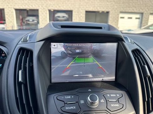 Used 2016 Ford Escape SE w/ Equipment Group 201A FWD image 11