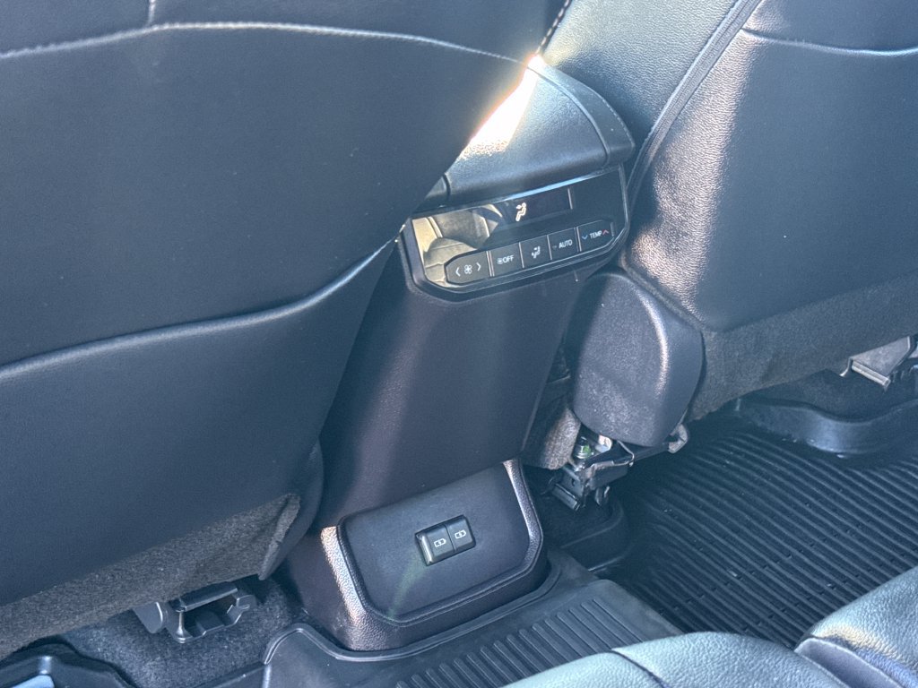 Used 2026 Toyota Highlander XLE AWD/4WD image 37