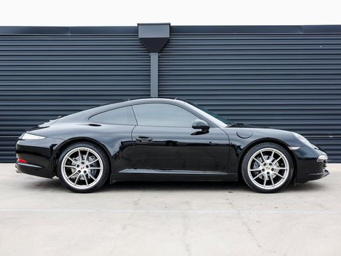 Certified 2016 Porsche 911 Carrera Black Edition image 8