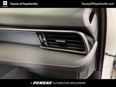 Used 2023 Toyota Camry SE image 19