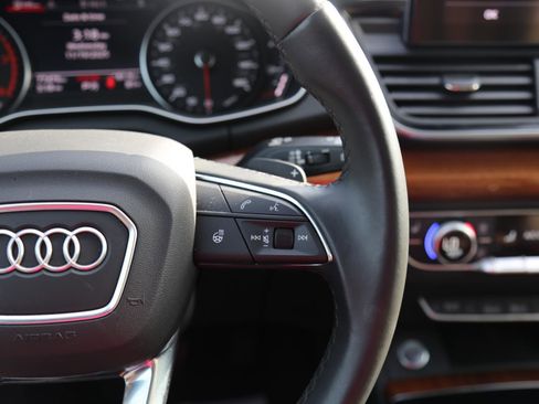 Used 2022 Audi Q5 2.0T Premium w/ Convenience Package image 10