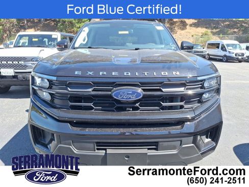 Used 2025 Ford Expedition Active AWD/4WD image 2