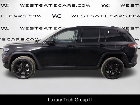 Used 2023 Jeep Grand Cherokee Limited w/ Luxury Tech Group II AWD/4WD image 5