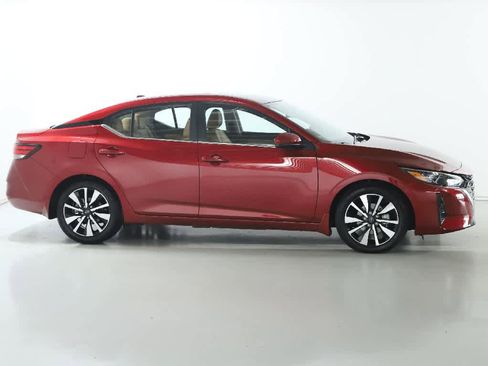 Used 2025 Nissan Sentra SV w/ SV Premium Package FWD image 11