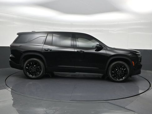 Used 2024 Chevrolet Traverse LS w/ Midnight/Sport Edition FWD image 9