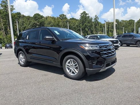 New 2026 Ford Explorer Active RWD image 2