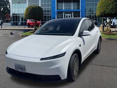 Used 2026 Tesla Model Y AWD image 27