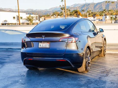 Used 2024 Tesla Model Y Performance image 9