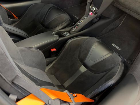 Used 2022 McLaren 720S Performance RWD image 33