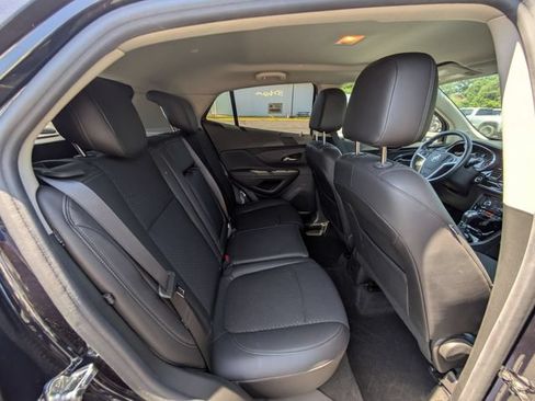 Certified 2022 Buick Encore Preferred AWD/4WD image 32