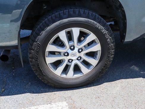 Used 2010 Toyota Tundra Platinum AWD/4WD image 14