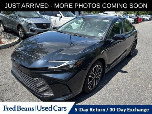 Used 2025 Toyota Camry XLE w/ Premium Plus Package AWD/4WD image 3