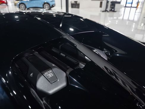 Used 2018 Bugatti Chiron image 35