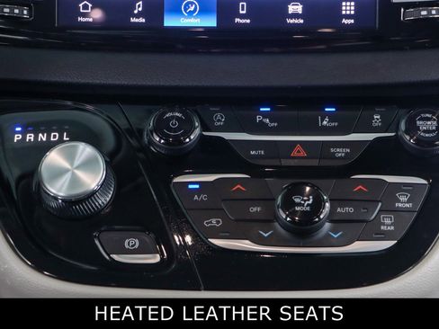 Used 2023 Chrysler Pacifica Touring-L FWD image 20