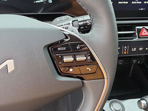 New 2026 Kia Niro EX FWD image 30