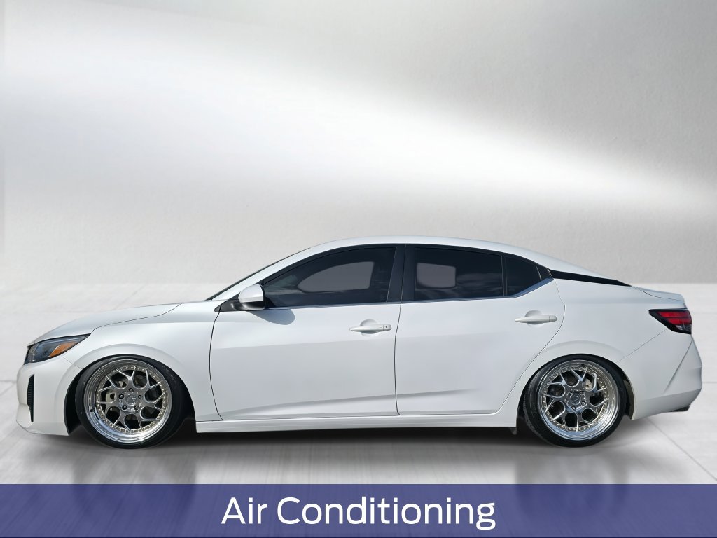 Used 2024 Nissan Sentra SV FWD image 3