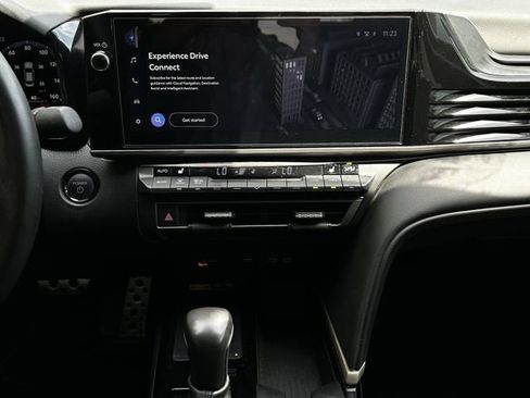 Used 2025 Toyota Camry XSE FWD image 18