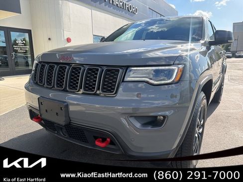 Used 2021 Jeep Grand Cherokee Trailhawk w/ Trailhawk Luxury Group AWD/4WD image 3