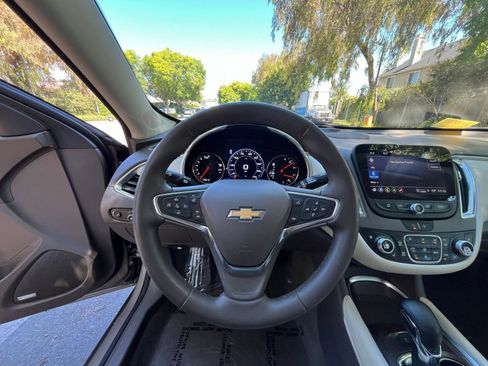 Used 2024 Chevrolet Malibu LT image 34