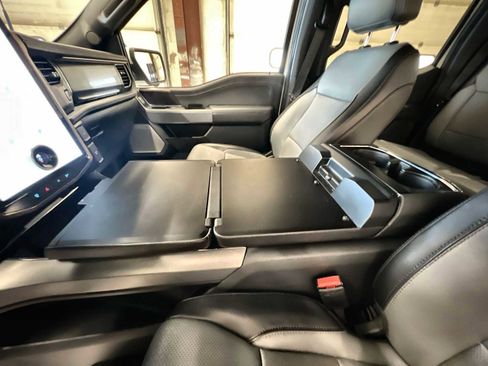 Used 2022 Ford F150 Lightning Lariat image 23