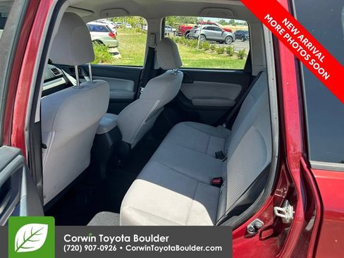 Used 2017 Subaru Forester 2.5i AWD/4WD image 9