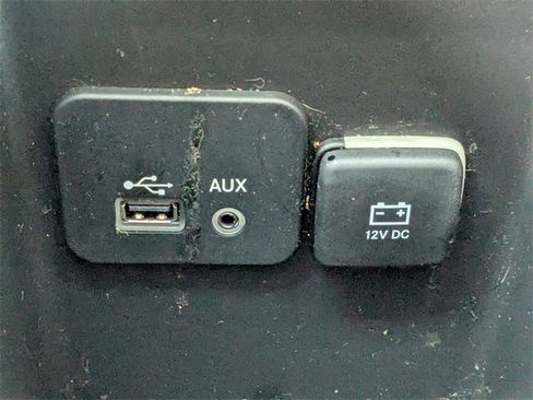 Used 2015 Chrysler 200 C w/ Navigation & Sound Group I image 19