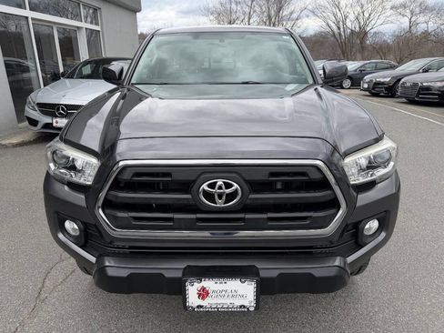 Used 2016 Toyota Tacoma SR5 w/ Exterior Package image 2