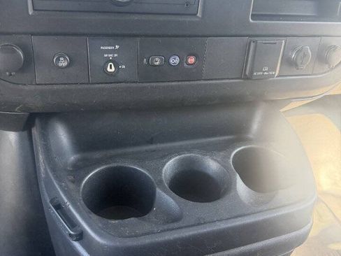 Used 2019 GMC Savana 2500 RWD image 8