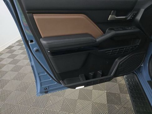 Used 2025 Toyota 4Runner Limited image 8