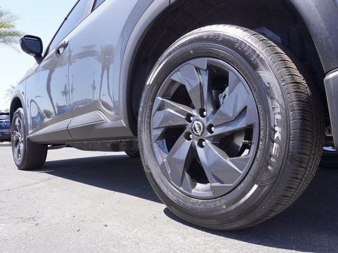 Used 2026 Nissan Rogue SV FWD image 6