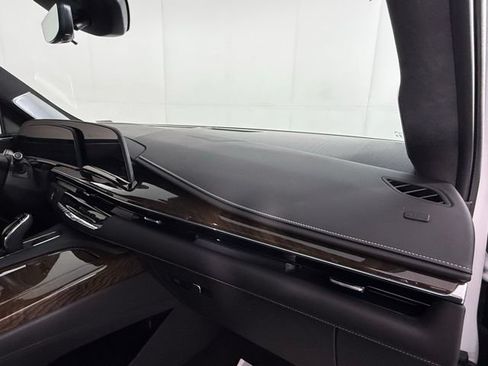 Used 2024 Cadillac Escalade Sport Platinum w/ LPO, ONYX Package AWD/4WD image 33