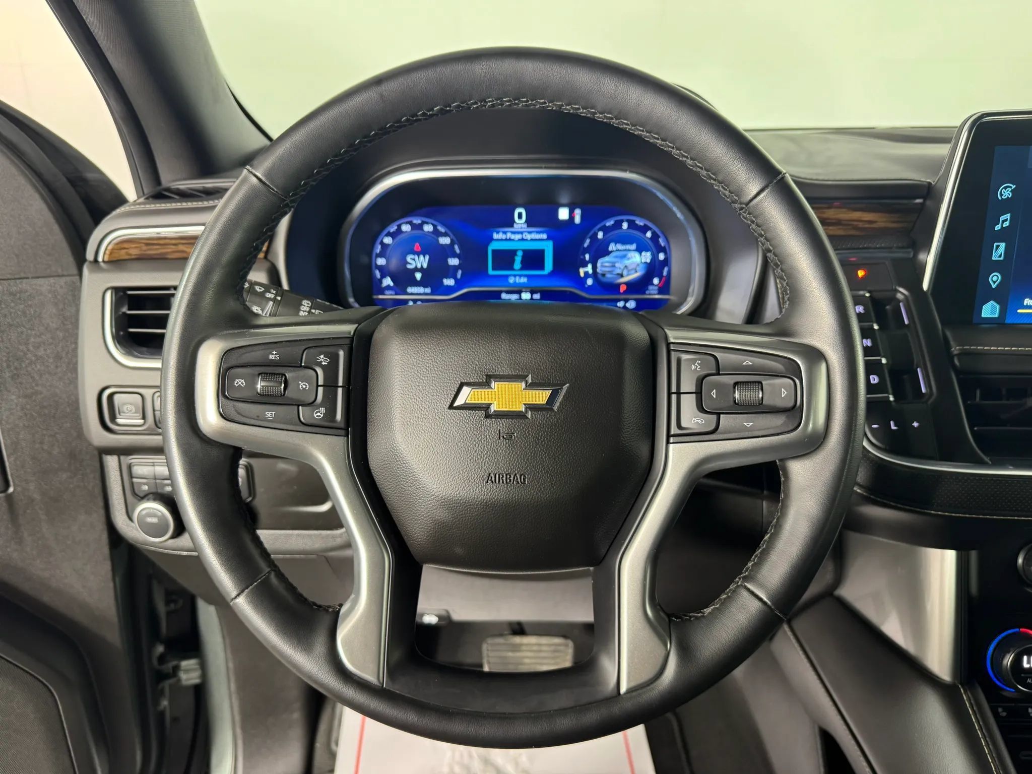 Used 2023 Chevrolet Suburban Premier AWD/4WD image 13