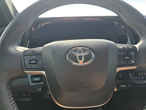 Used 2024 Toyota Crown AWD/4WD image 22