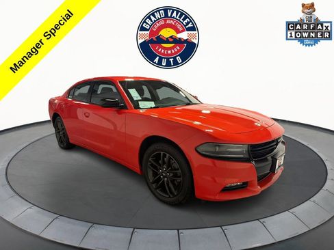Used 2019 Dodge Charger SXT w/ Driver Confidence Group image 1