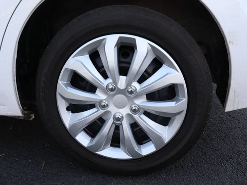 Used 2018 Toyota Corolla LE FWD image 42