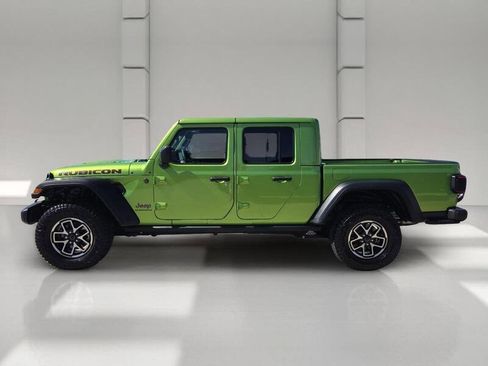 Used 2025 Jeep Gladiator Rubicon AWD/4WD image 2