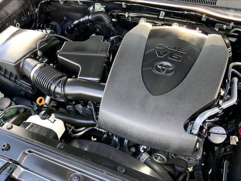 Used 2023 Toyota Tacoma SR5 image 28