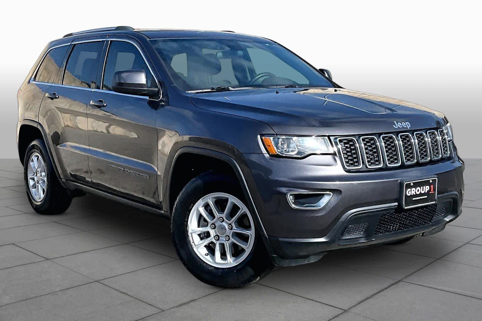 Used 2020 Jeep Grand Cherokee Laredo RWD image 3