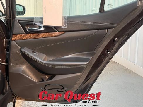 Used 2017 Nissan Maxima Platinum w/ Interior Lighting Package FWD image 16